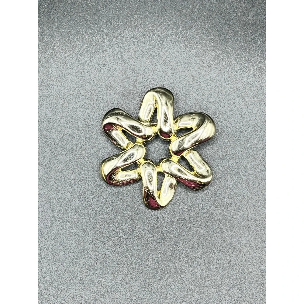 Gold Tone Starburst Flower Brooch Pin Abstract Floral Pin Women 1.5